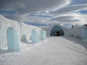 Icehotel_entrance